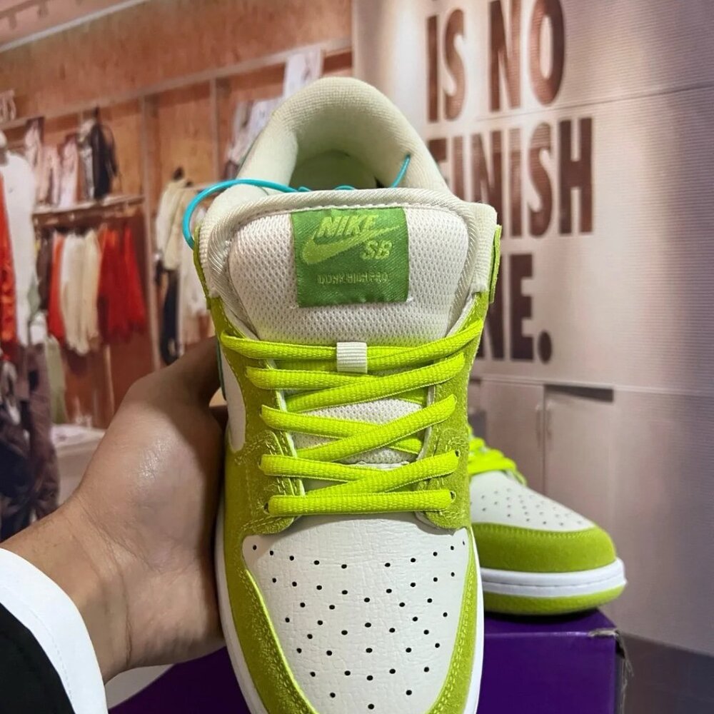 Nike SB Dunk Low “Green Ale” DM0807-300 - Picture 9 of 11